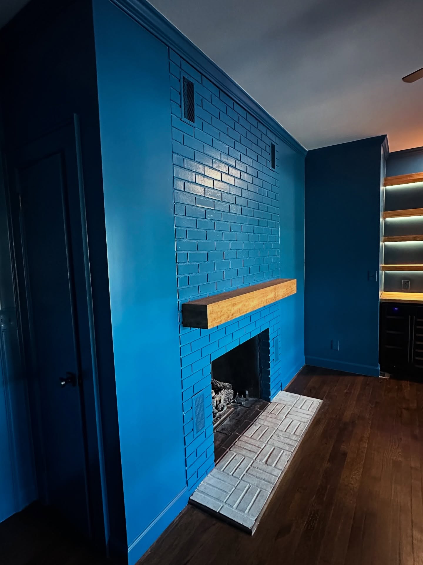 TV Entertainment Centers project by AVP Construction JAX
